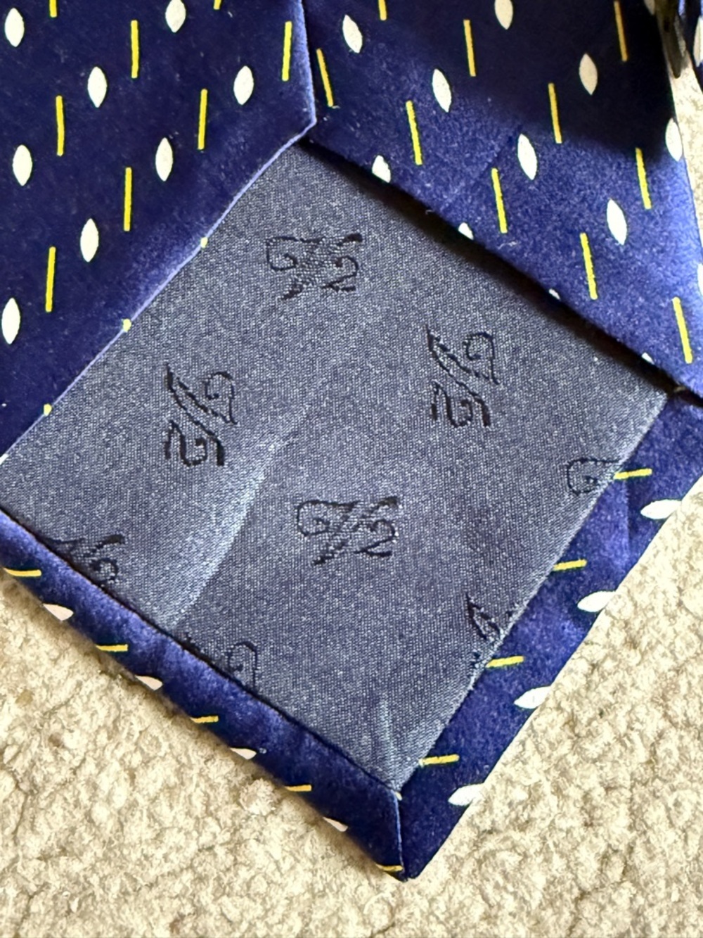 Versace Classic V2 Men's Navy Patterned 100% Silk Tie Handmade in Italy - Picture 6 of 6
